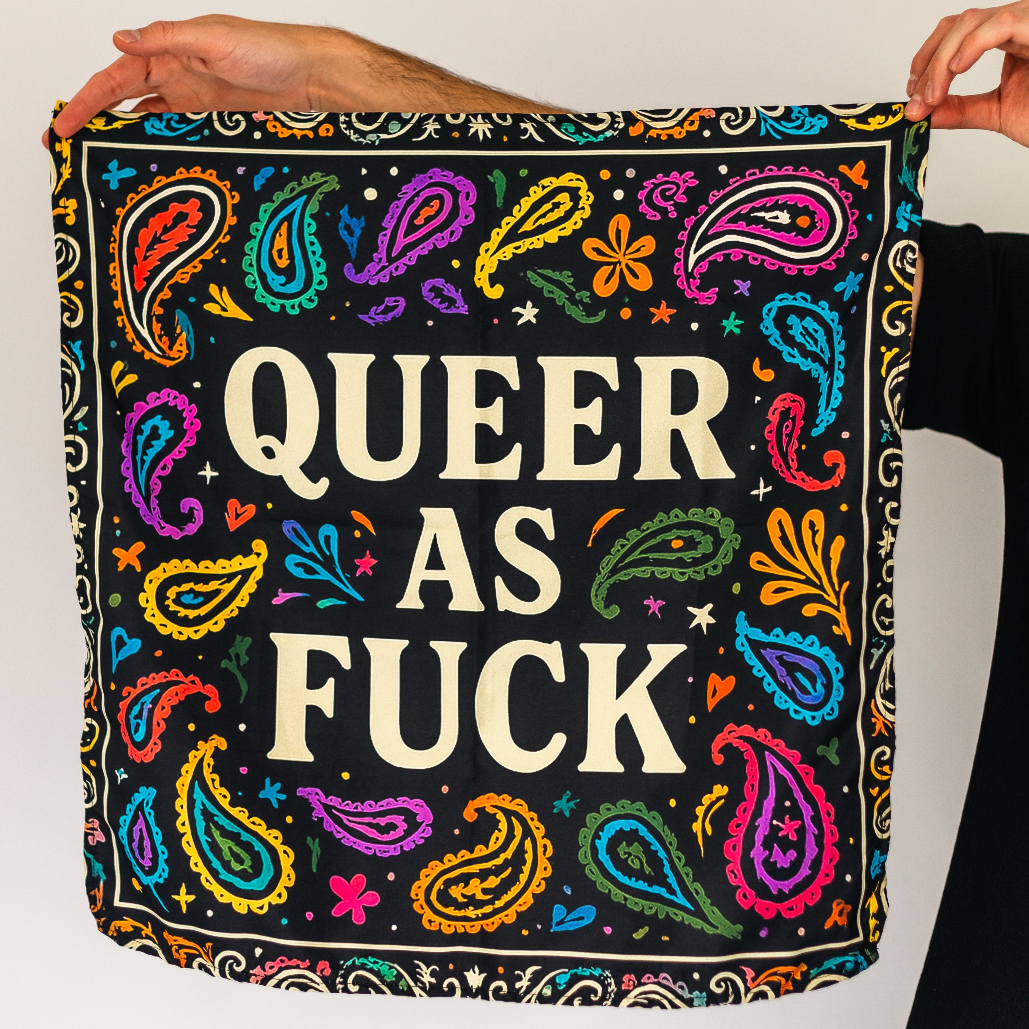 Bandana de cachemira "Queer As Fuck"
