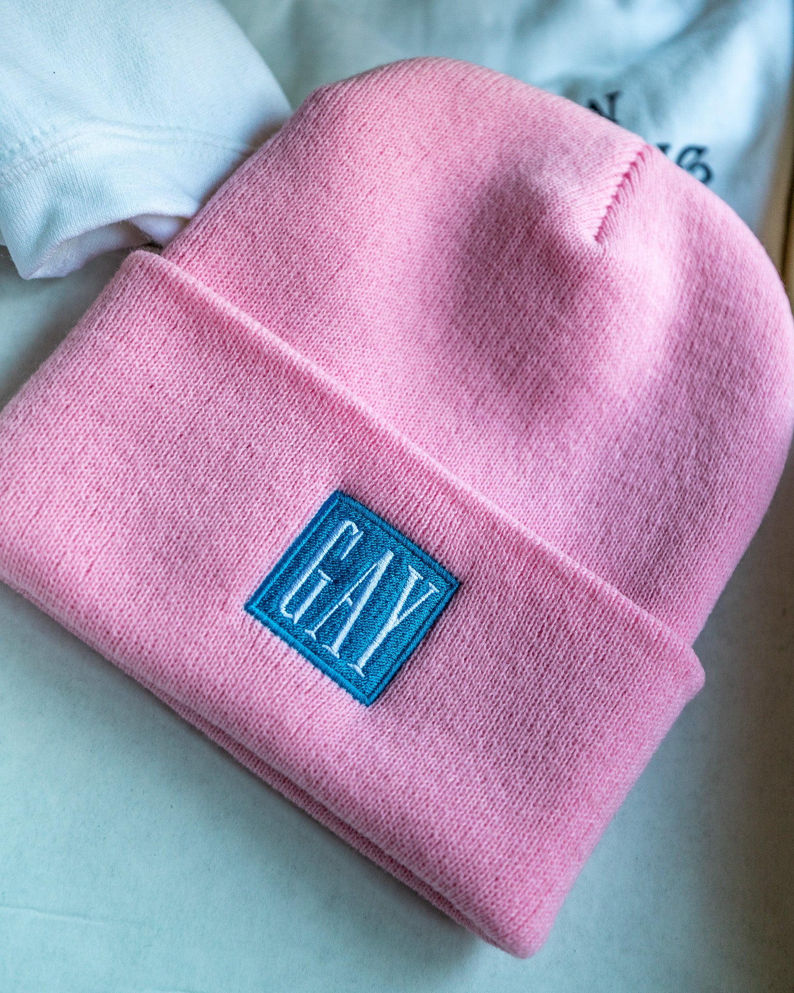 Bonnet à revers brodé Gay