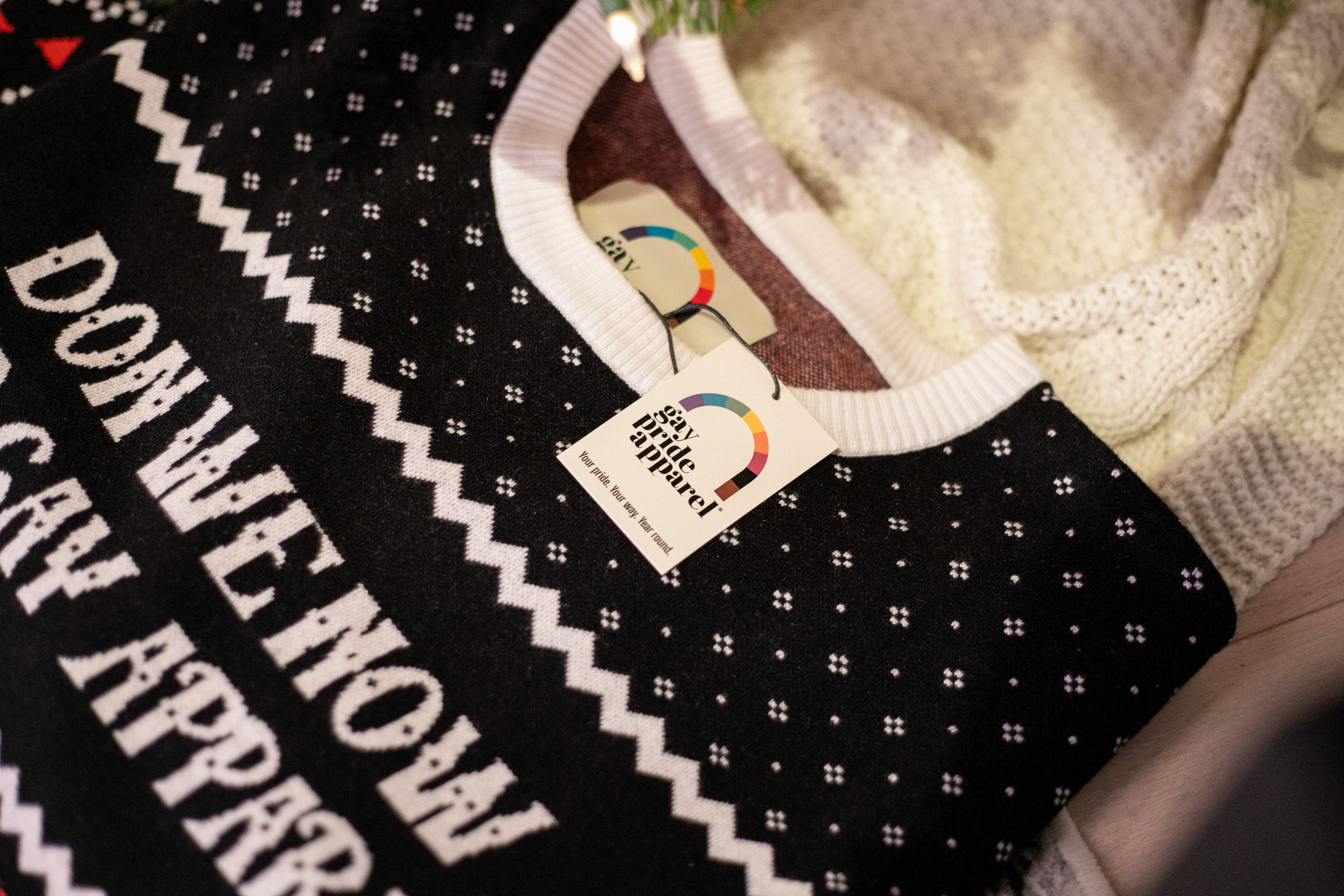 ¿Ya conocemos nuestro feo suéter de punto para gays?