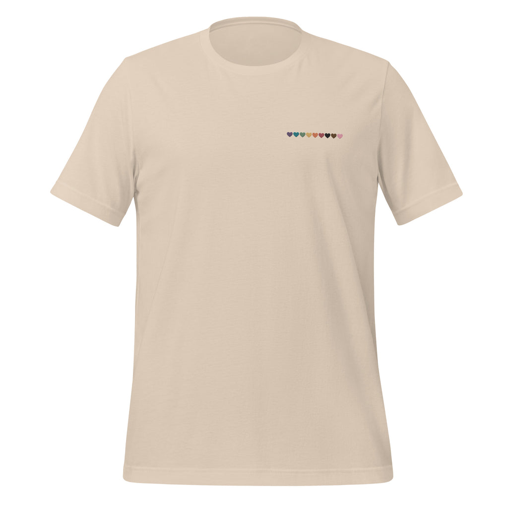 Camiseta unisex bordada con corazones de arcoíris y orgullo progresivo