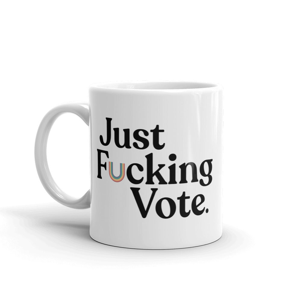Taza con el mensaje "Solo vota"