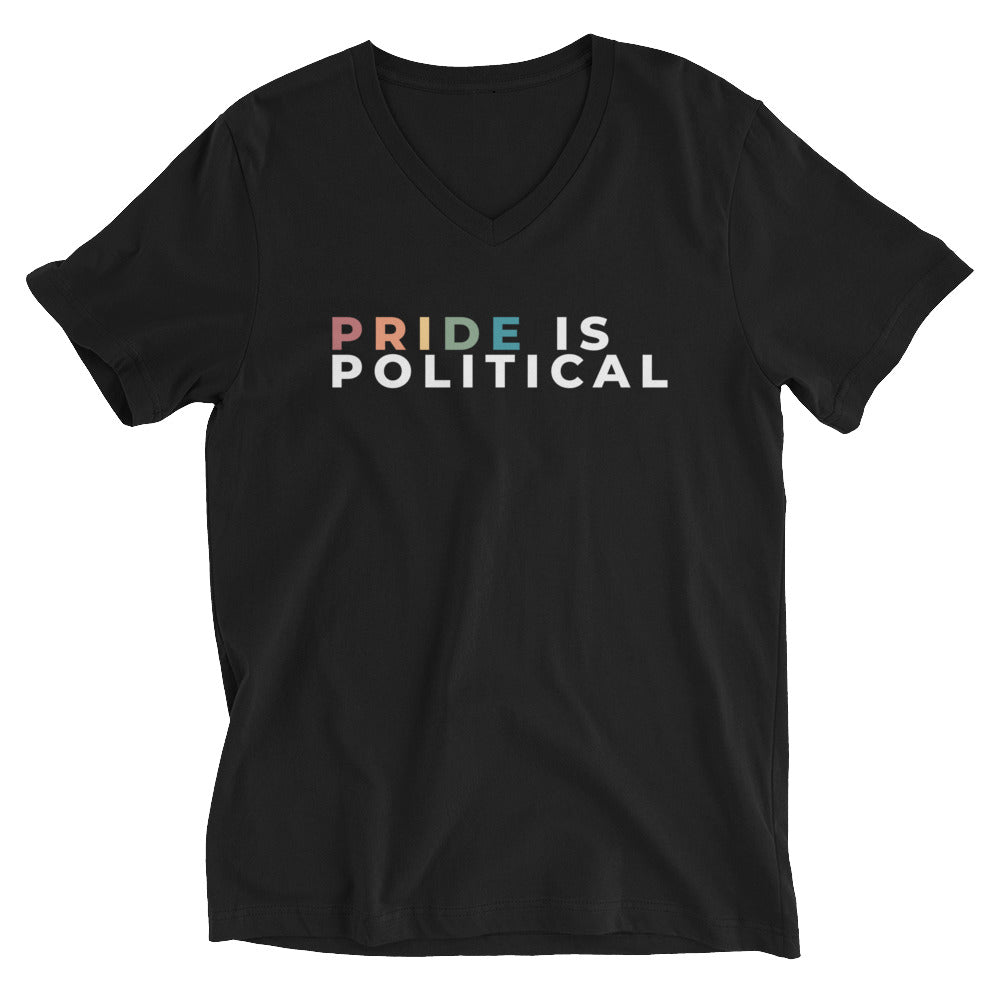 Camiseta unisex con cuello en V "El orgullo es político"